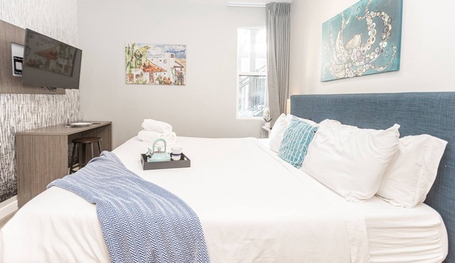 Comfortable King Bed Studio 💎 WiFi+Cable+Parking - Discounts For Longer Stays