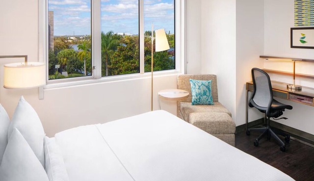 Comfortable King Room | Clean and Spacious | Close to Airport