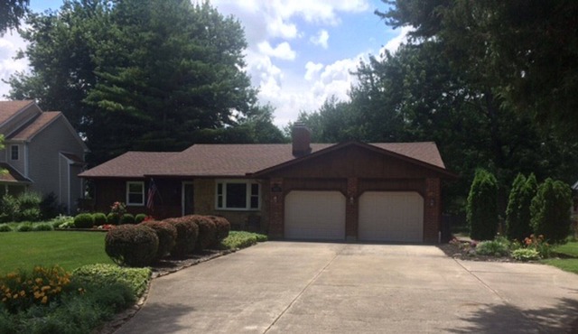 Comfortable living area, 2 bedrooms, kitchen, hot tub - near Xenia/Cedarville
