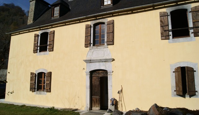 comfortable lodging facing mountain hiking cycling, cross-country skiing snowshoeing