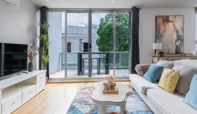 Comfortable Loft Living in Footscray