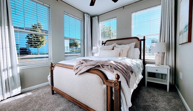 Comfortable Luxury~2 miles from Square! Close to MTrade! Fall Season Open Now!