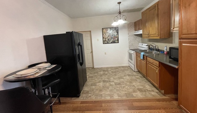 Comfortable Mid City 2 bedroom get away