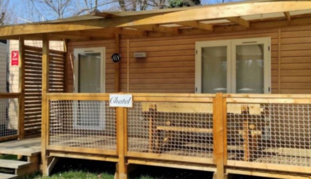 Comfortable mobile home with terrace in Challes-les-Eaux