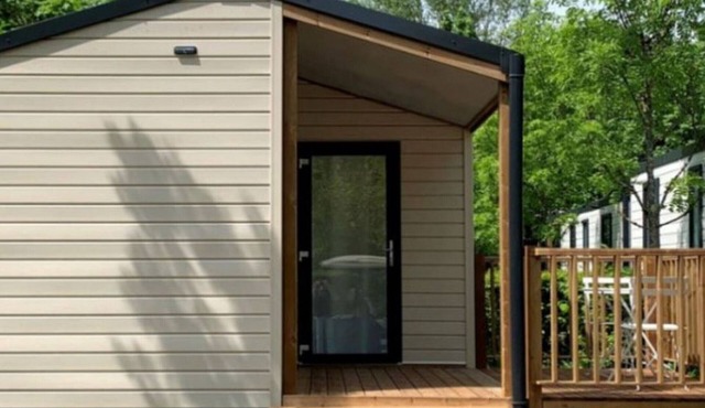 Comfortable mobile home with terrace in Challes-les-Eaux