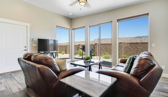 Comfortable Moab condo with patio and views - close to Arches and downtown