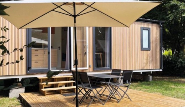 Comfortable mobile home with terrace in Saint-Satur