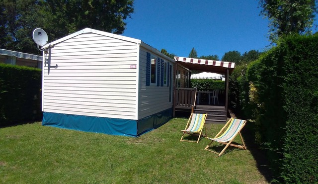 Comfortable mobile home for 4 to 8 people, quiet and surrounded by nature.