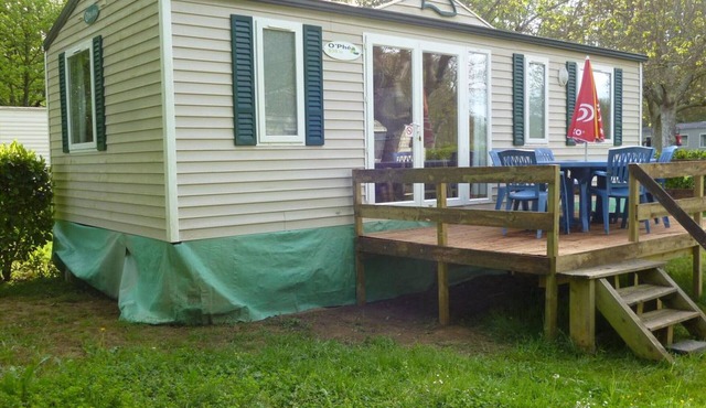 Comfortable Mobile Home with Terrace in Moncrabeau
