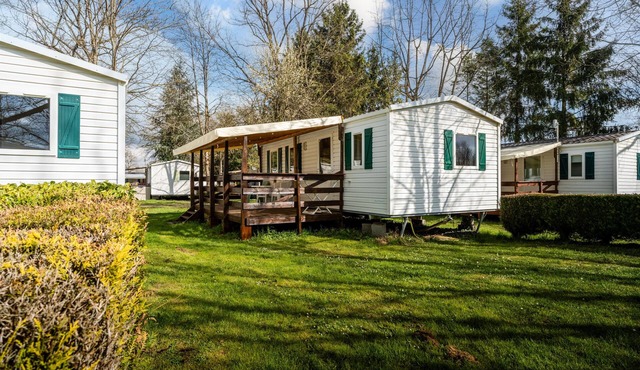 Comfortable Mobile Home B016 – 6 Guests – Private Terrace & Shared Garden