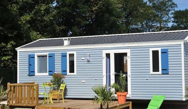 Comfortable mobile home for 8 with terrace