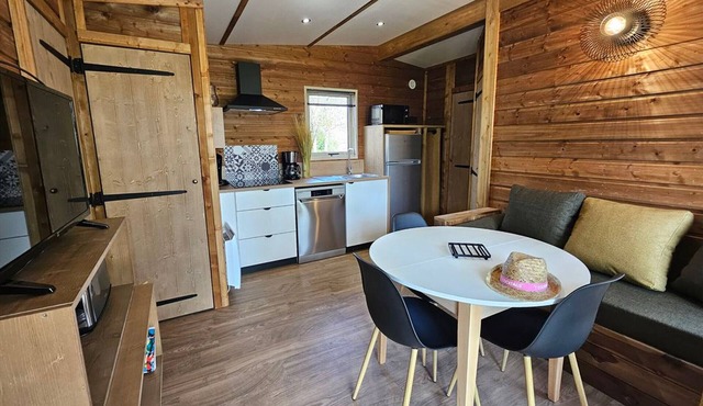 Comfortable mobile home, pets OK - 6 guests