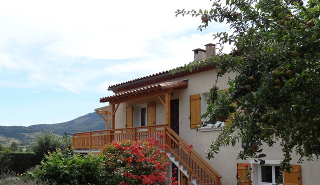 Comfortable, modern gîte in the Pyrenees foothills (sleeps 6)