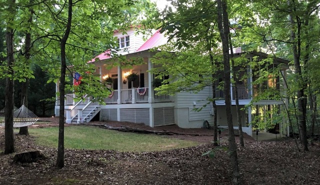 Comfortable Mountain Home with Access to Private Dock on Lake Burton