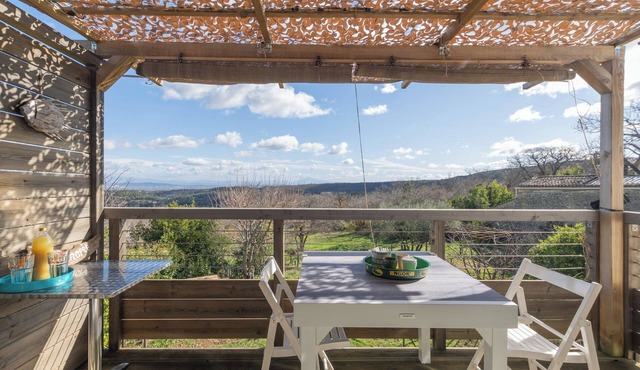 Comfortable nature gîte with swimming pool, ideal for 2 people, pet-friendly