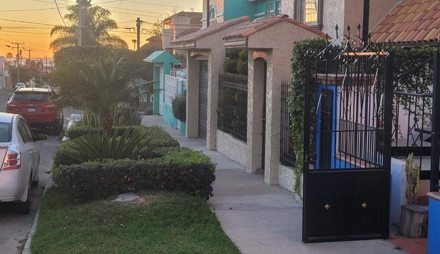 COMFORTABLE NEAR EVERYTHING & GREAT LOCATION