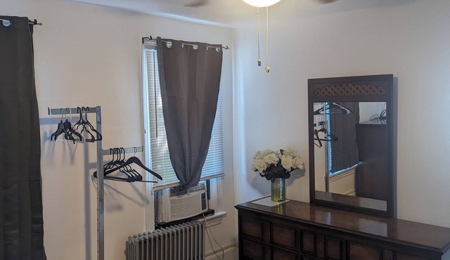Comfortable one-bedroom unit with private parking