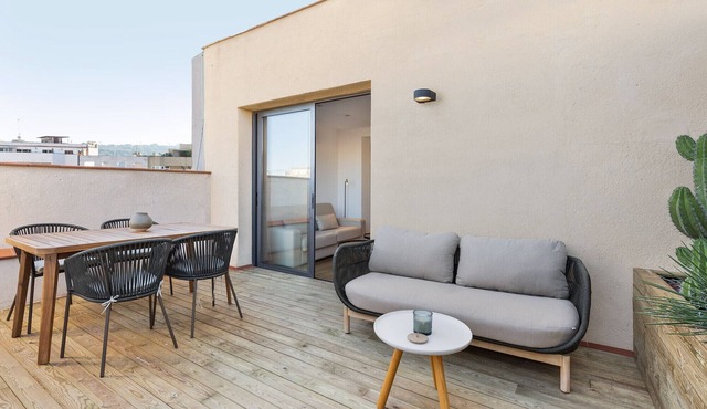Comfortable penthouse in Plaza España