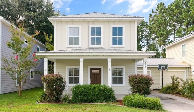 Comfortable & quiet, 3 Bedroom in Gated Community