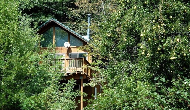 Comfortable Quiet Cabin In A Quaint Mountain Town