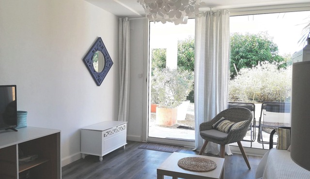 Comfortable, quiet "CôtéPlage" gîte-Covered terrace-Garden