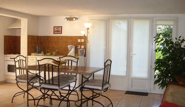 comfortable rental type f2 in the heart of the vineyard with swimming pool