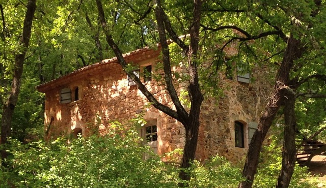 Comfortable restored Cabanon ocrier with shared pool - 6 people