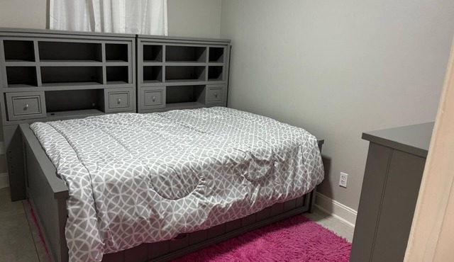 Comfortable RetreatnCharming 3-bedroom house with AC in Apopka awaits you