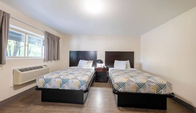 Comfortable Room Near Public Transit – Great Value