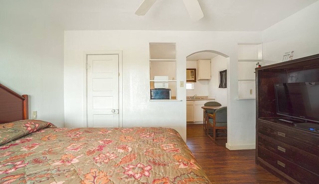 Comfortable Room by USS Lexington – Beach & Parking Included