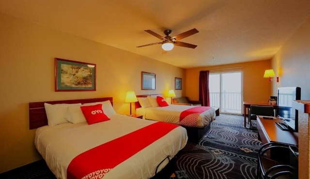 Comfortable Room w/Private Balcony Overlooking Siletz Bay