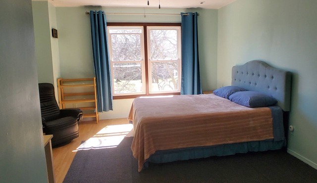 Comfortable room within 15 minutes of driving from IU