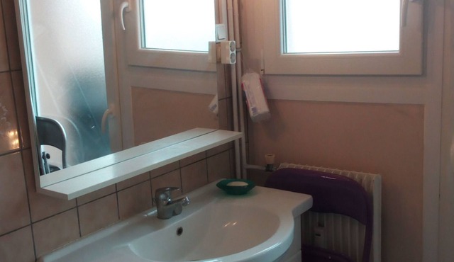 Comfortable room with wifi, fan, auxiliary heating