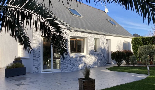 COMFORTABLE SEASIDE HOME IN A QUIET, RELAXING LOCATION