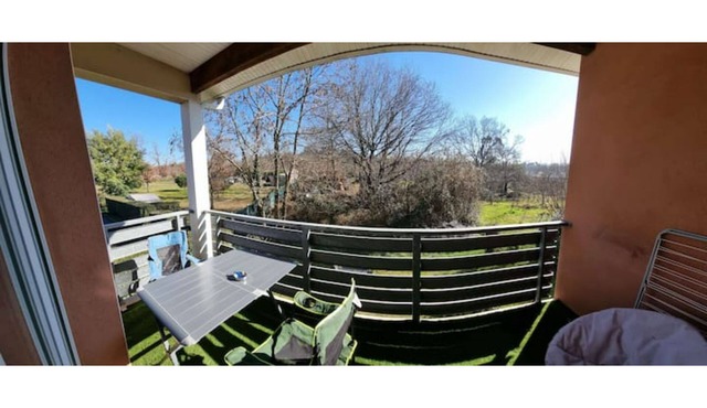 Comfortable self-catering 2-bedroom apartment rated 3 stars.