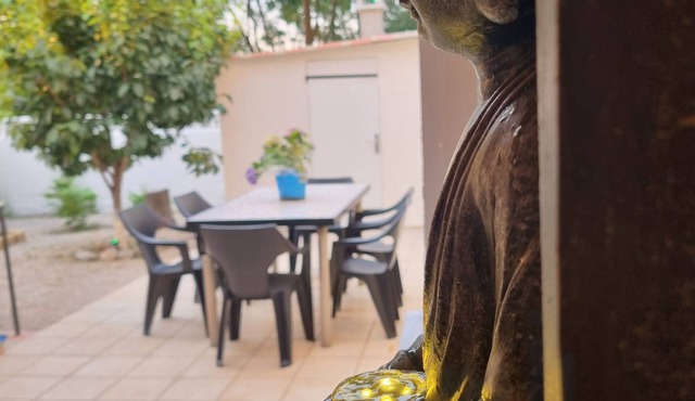 Comfortable single-storey villa with garage, parking, veranda terrace.