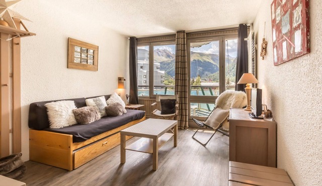 Comfortable ski-in/ski-out apartment in La Daille, pets allowed