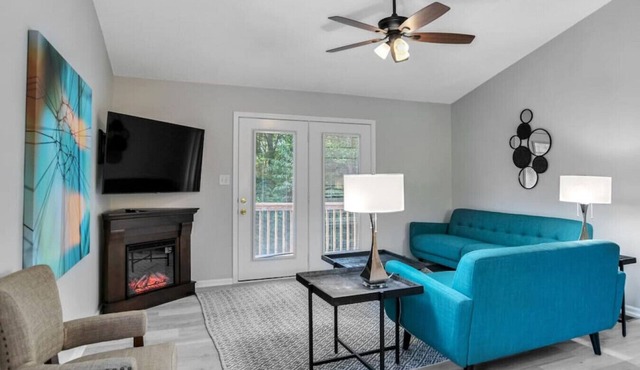 Comfortable South Asheville Townhome W/Hot Tub