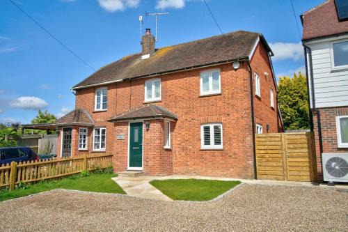 Comfortable Spacious Cottage