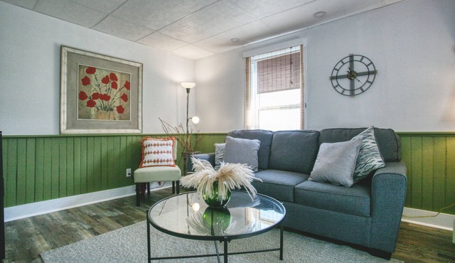 Comfortable spacious farmhouse vineyard location. Ensuite bathrooms.