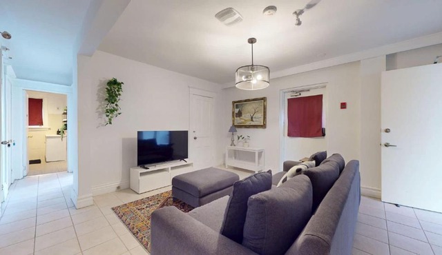 Comfortable & Spacious Private Room with Ensuite in Corso Italia