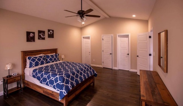 Comfortable Spacious 3 BR house close to FT Knox