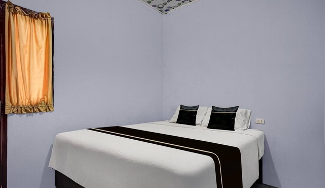Comfortable Standard DBL Near Ring Road City Walks