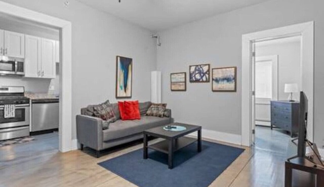 Comfortable stay downtown near sculpture park-7