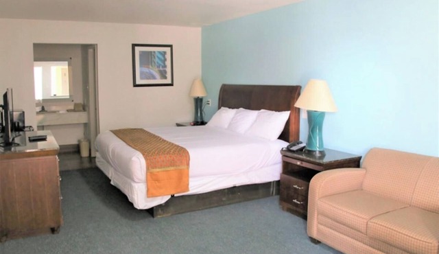 Comfortable Stay in Cuero – Easy Access to Downtown, Highways & Local Attraction