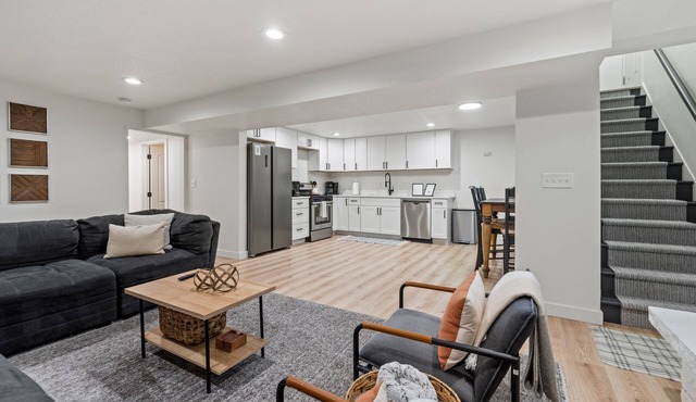 Comfortable stay near Park City & Midway! Easy Access, Keyless entry!