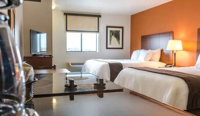 Comfortable Stay Near Lubbock Downtown + Free Parking | 4 Units