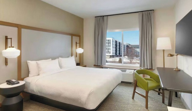 Comfortable Stay w/Free Breakfast & Parking | Close to Red Rocks & Attractions