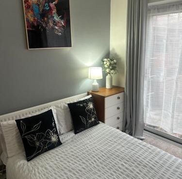 Comfortable Stay With Garden View Near Long Riding