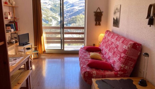 Comfortable studio in Sauze with balcony, near slopes